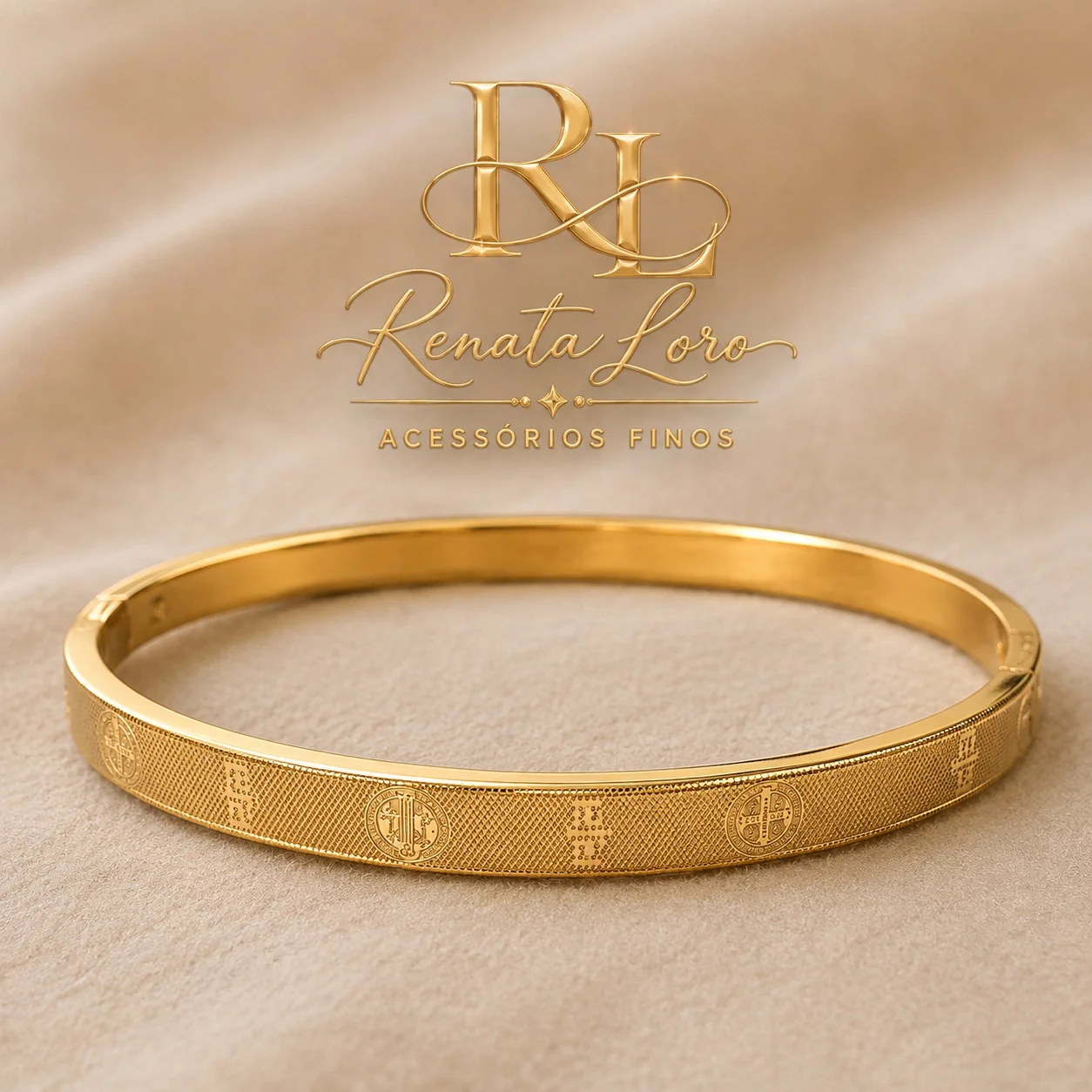 PUL0089 - Bracelete Dourado Em Aço com Gravuras de São Bento