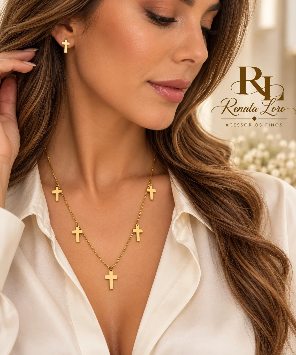 COL0028 - Colar Corrente em Aço Dourado com Pingentes de Cruz - foto 2