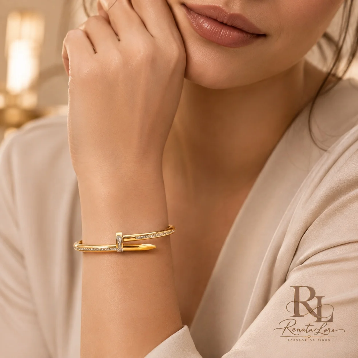 PUL0043 - Bracelete  Prego Dourado com Strass Cravejados - foto 2
