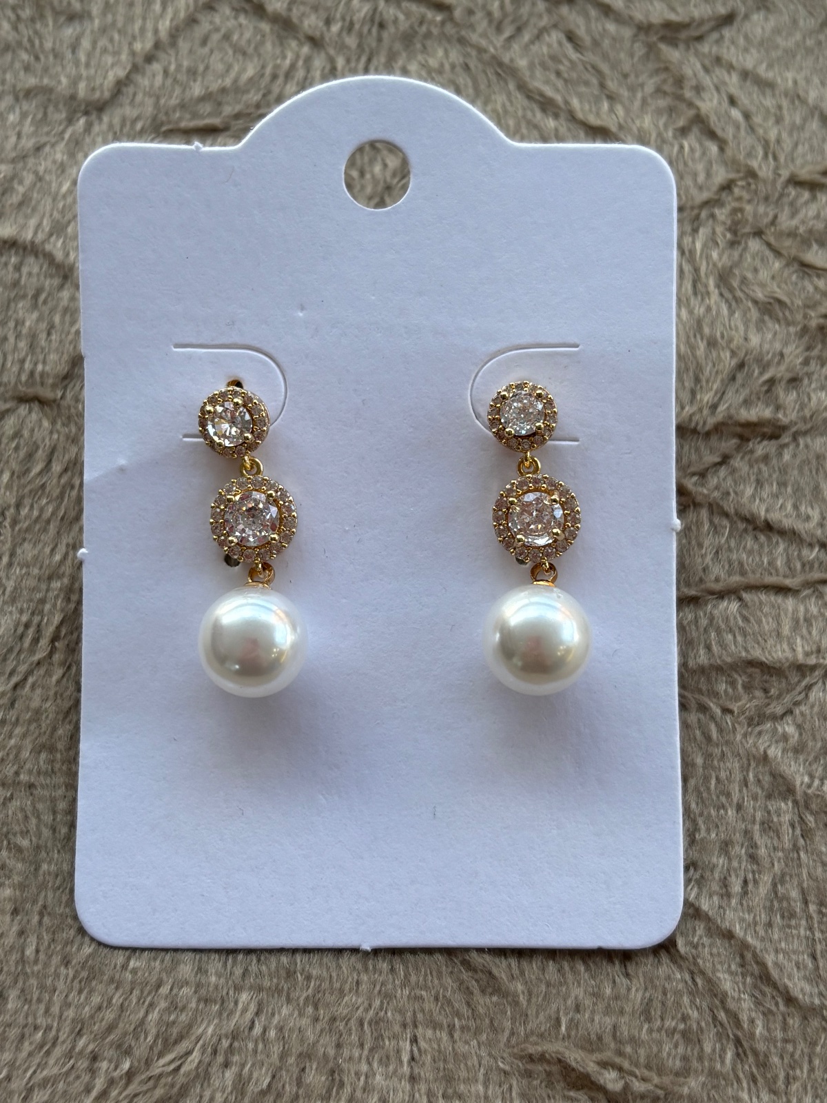 BRI0020 - Brinco Pérola Dourado com Zircônias