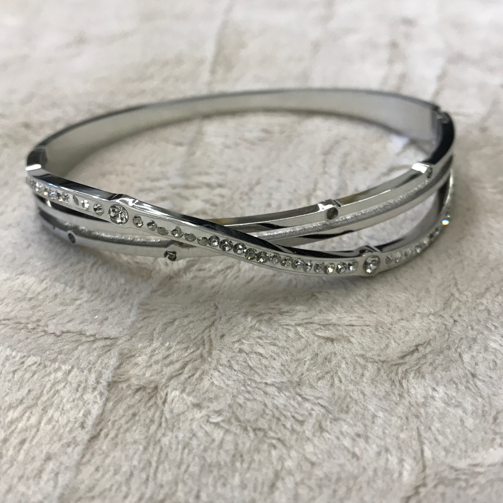 PUL0084 - Bracelete Infinito Prateado Com zircônias e strass