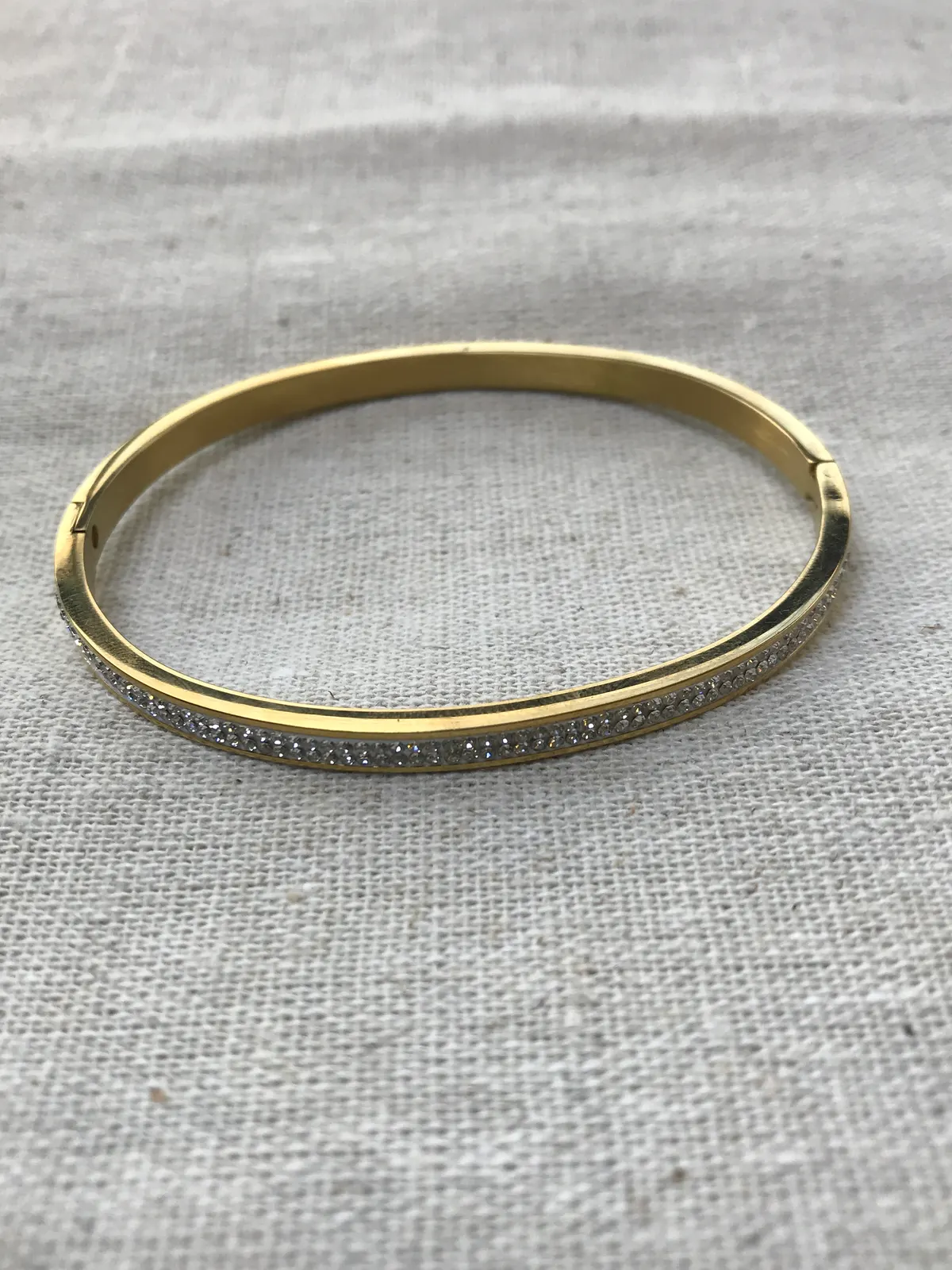 PUL0036 - Bracelete Dourado com Strass em Aço