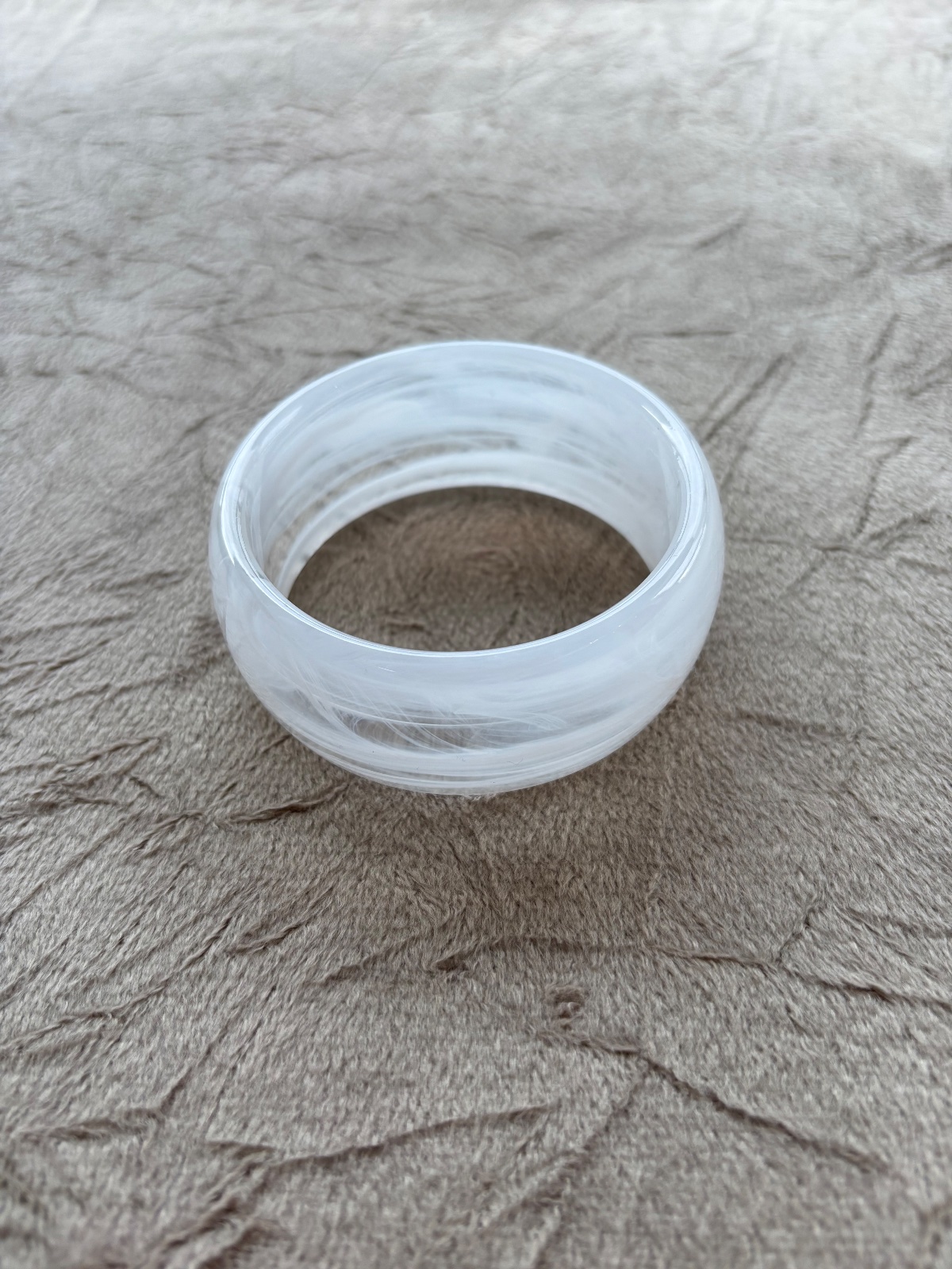 PUL0061 - Bracelete Branco Translúcido