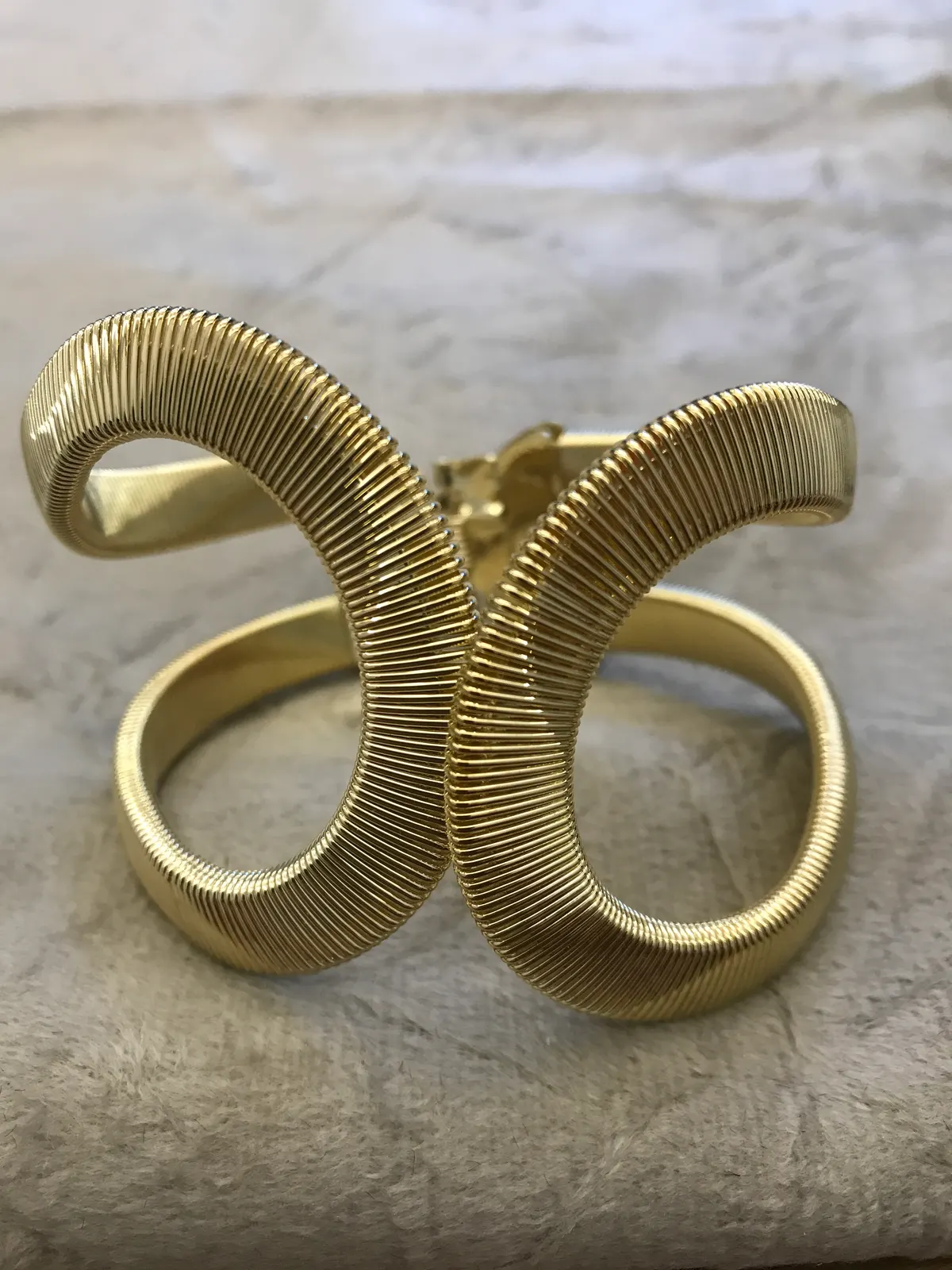 PUL0059 - Bracelete Dourado Estruturada