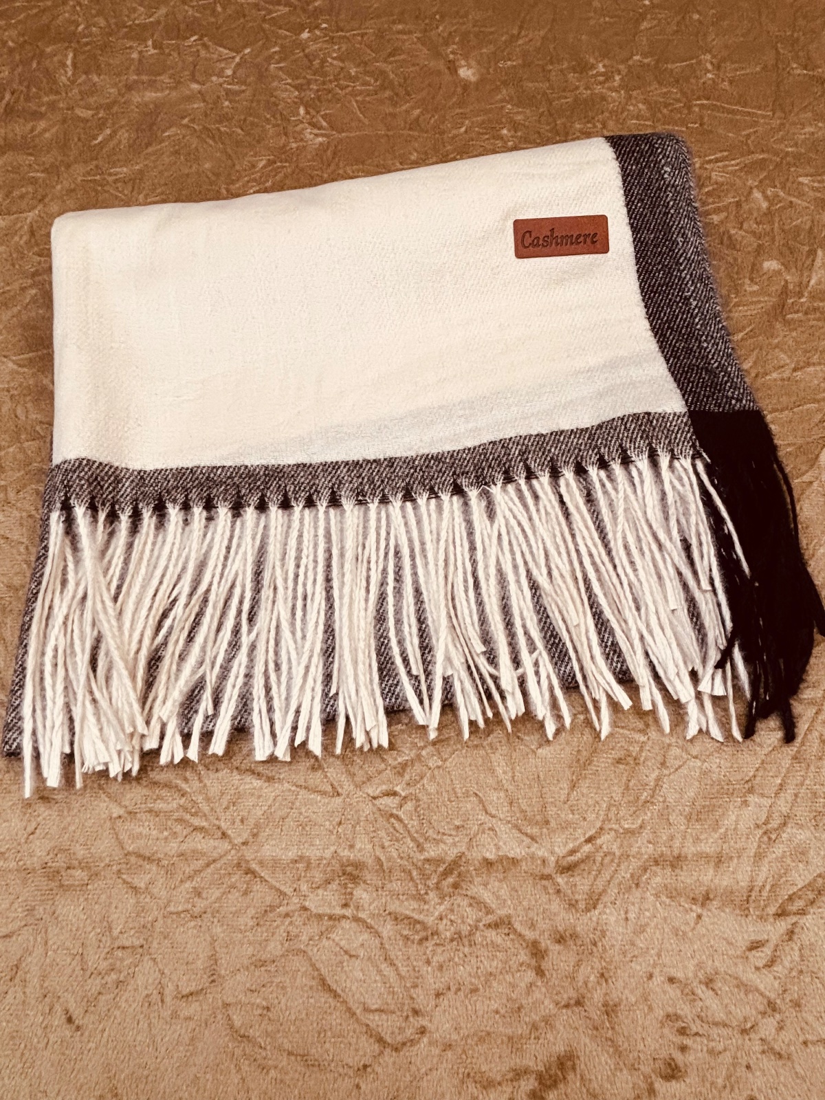 LEN0010 - Pashimina (Cachecol) Clássica Off-White e Preto com franja