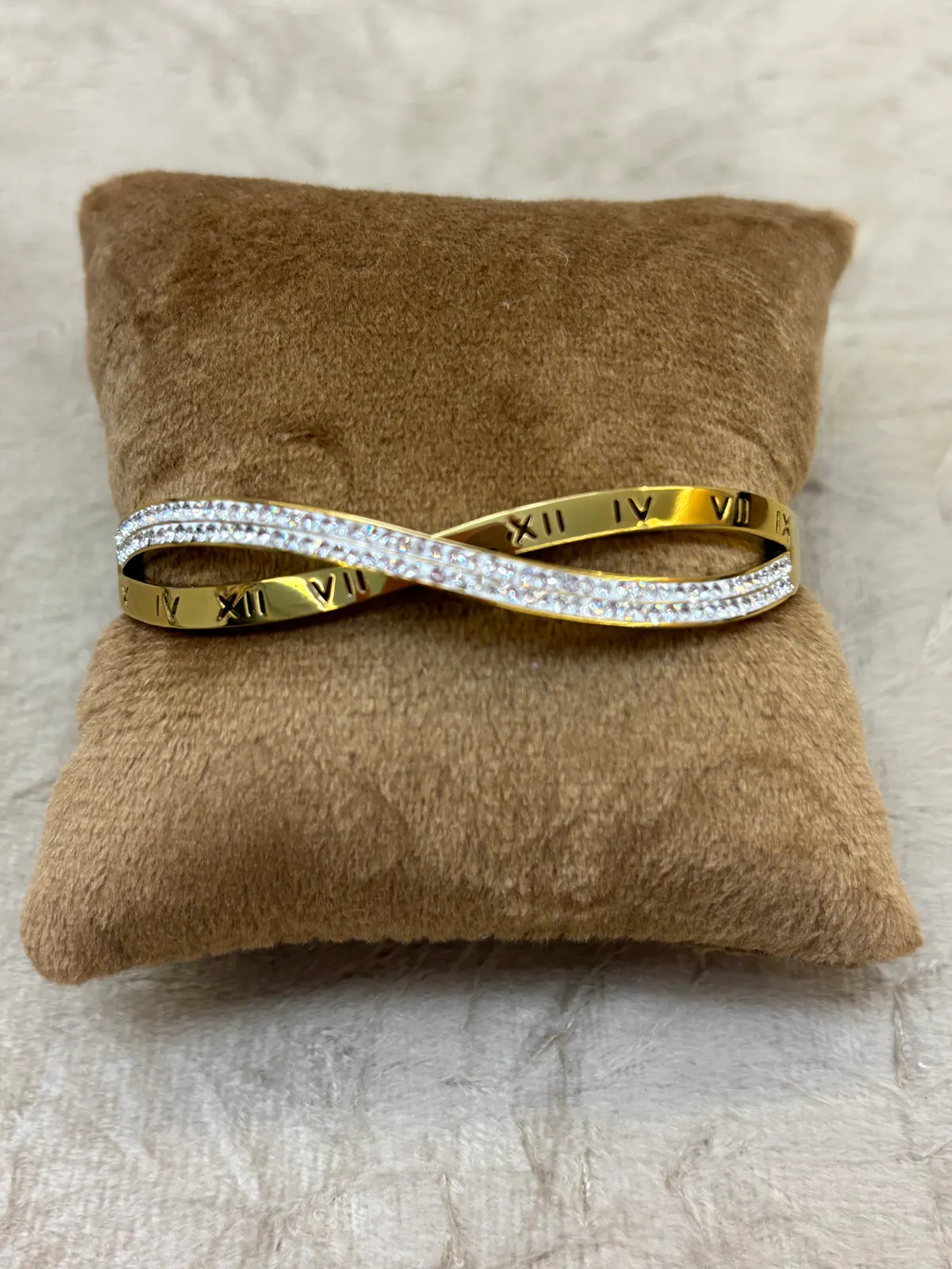 PUL0047 - Bracelete em Aço Dourado Números Romanos com Strass cravejados - foto 2