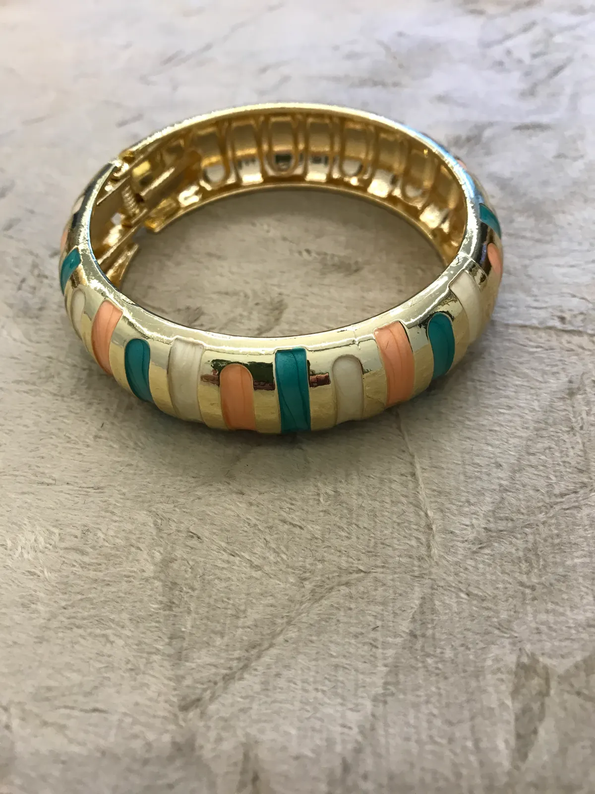 PUL0055 - Pulseira Colorida Resinada Dourada