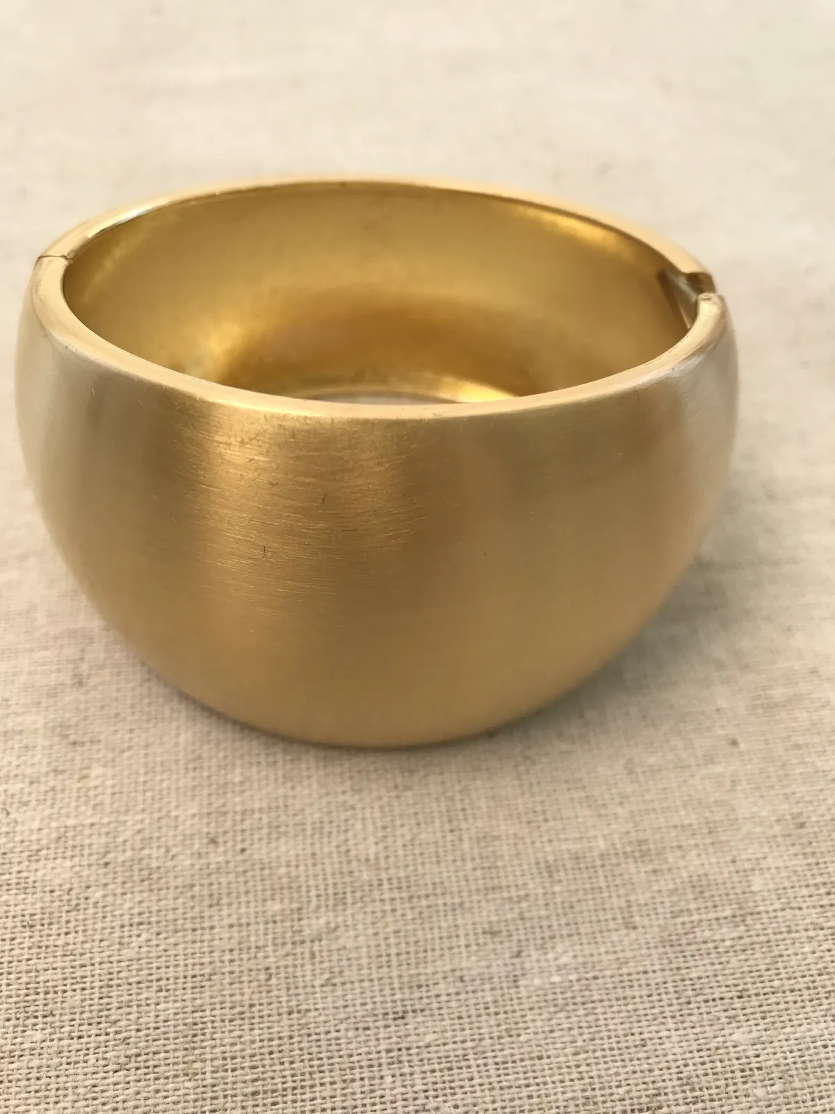 PUL0026 - Bracelete Dourado Acetinado Maxi