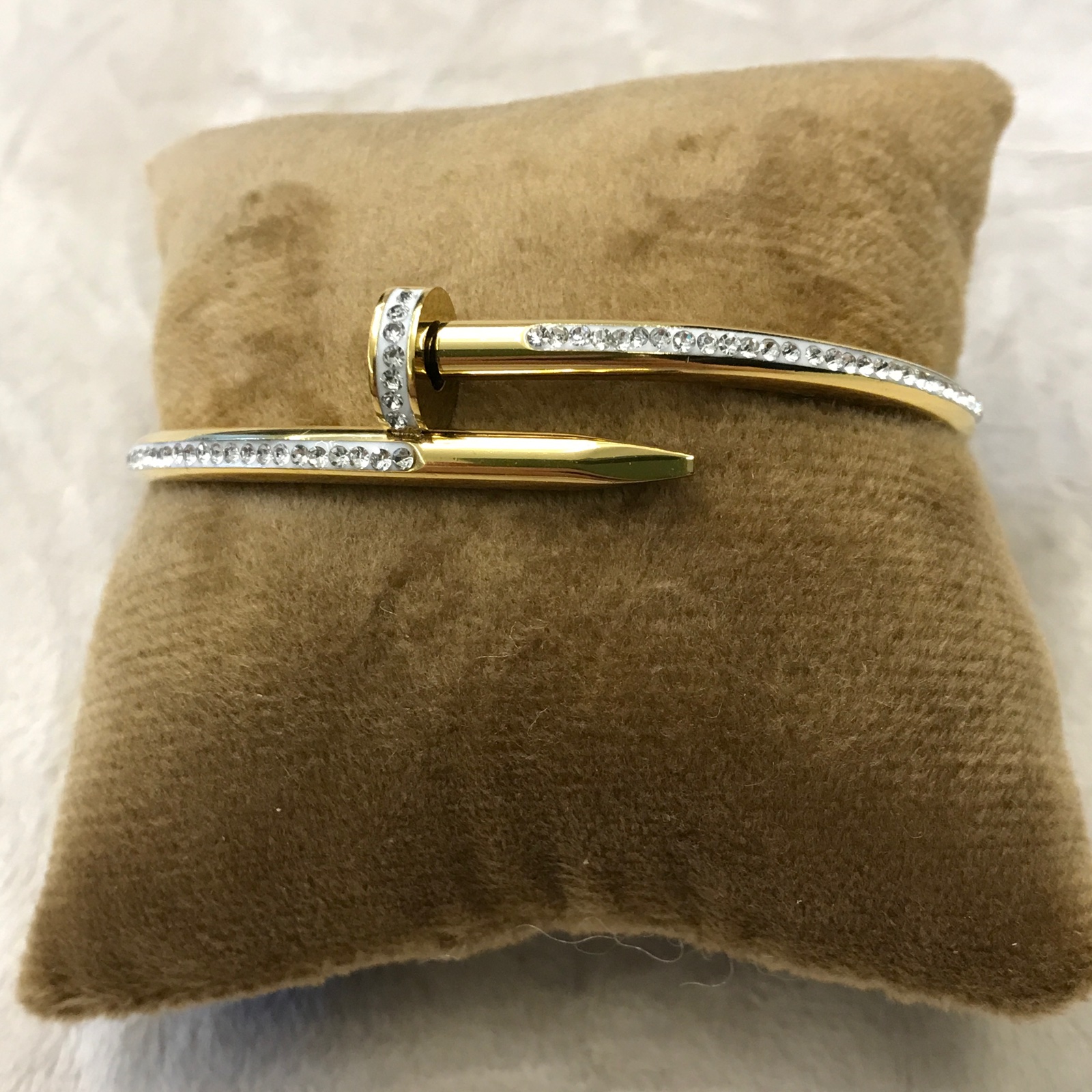 PUL0043 - Bracelete  Prego Dourado com Strass Cravejados - foto 2