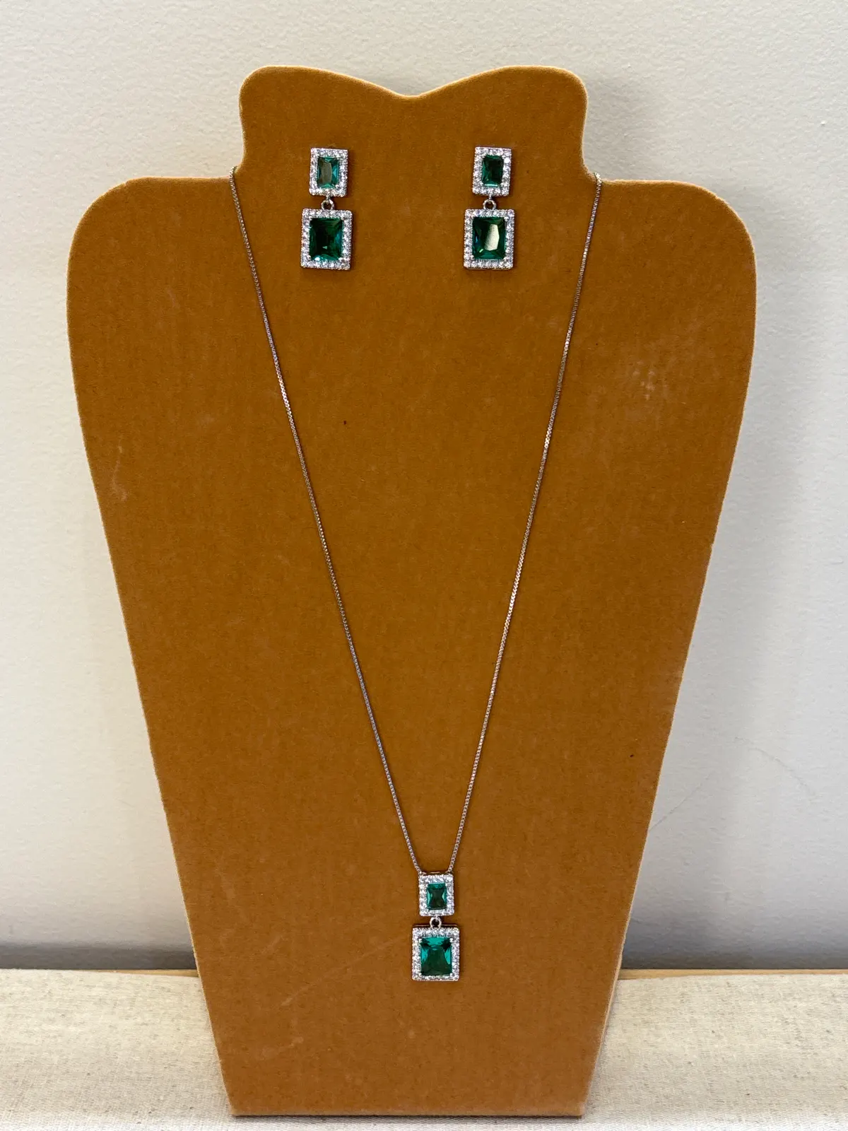 CON0014 - Conjunto Cristal Turmalina Luxo com Zircônias Cravejadas