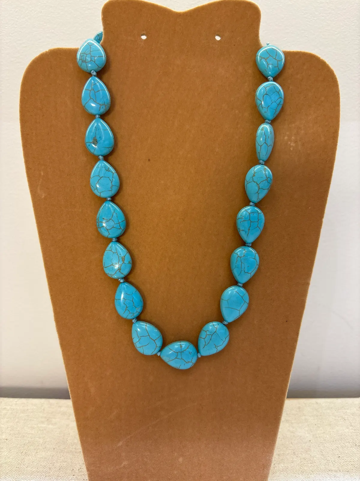 COL0015 - Colar Howlita Turquesa