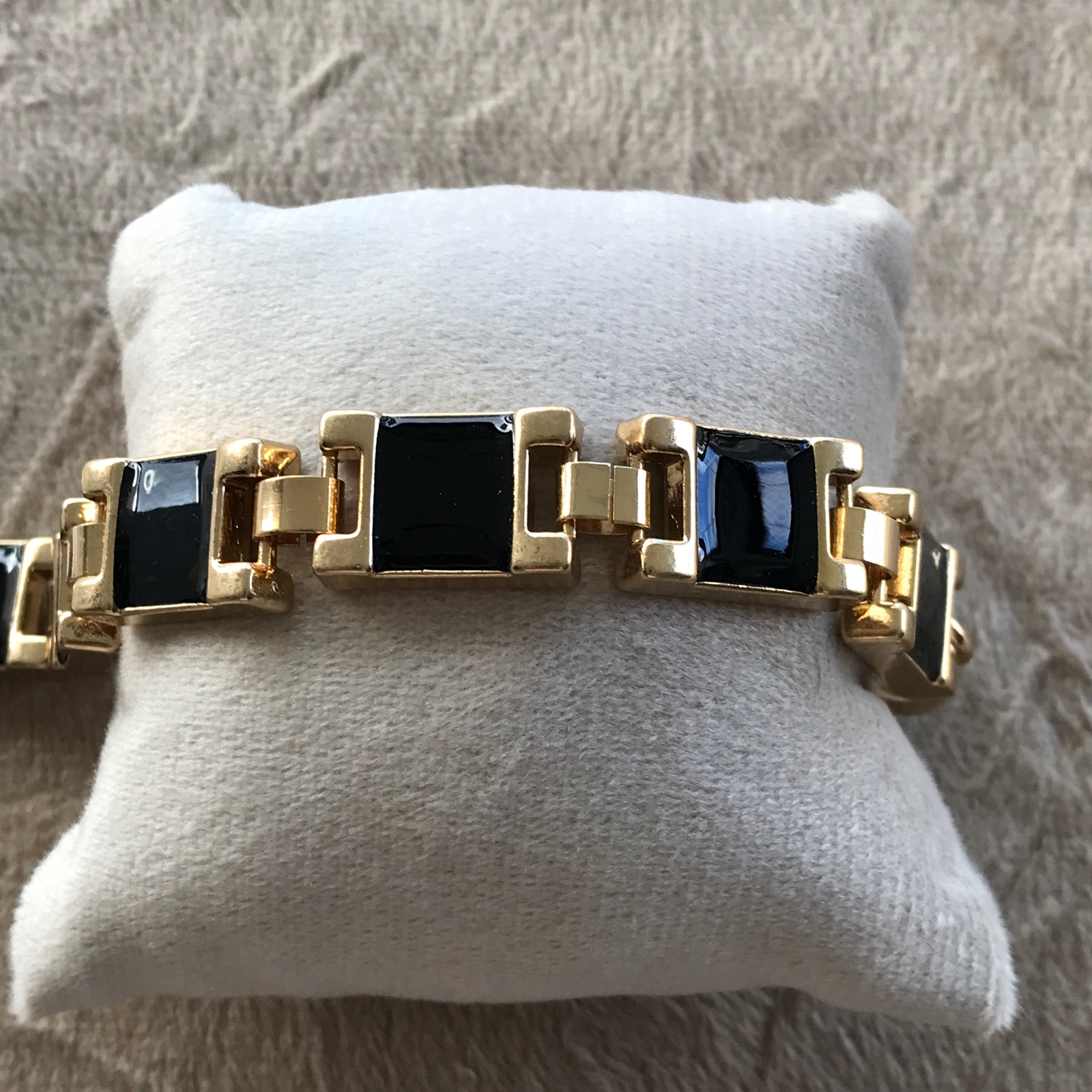 PUL0081 - Pulseira Elos Dourados Preta