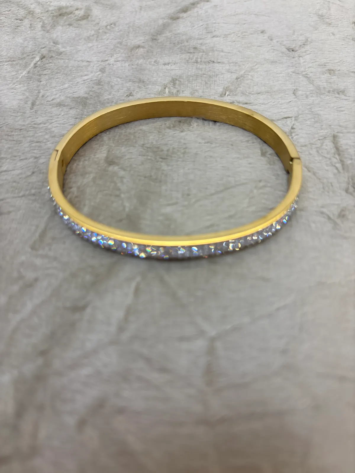 PUL0044 - Bracelete Dourado em Aço com Strass cravejados